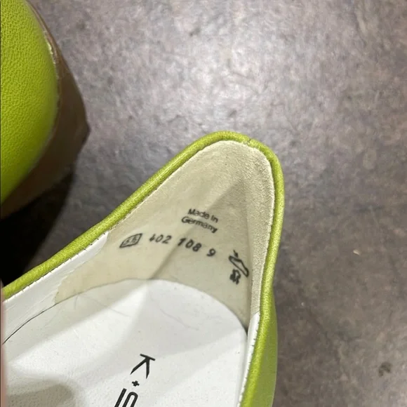 Women's Green Flats - Picture 5 of 5